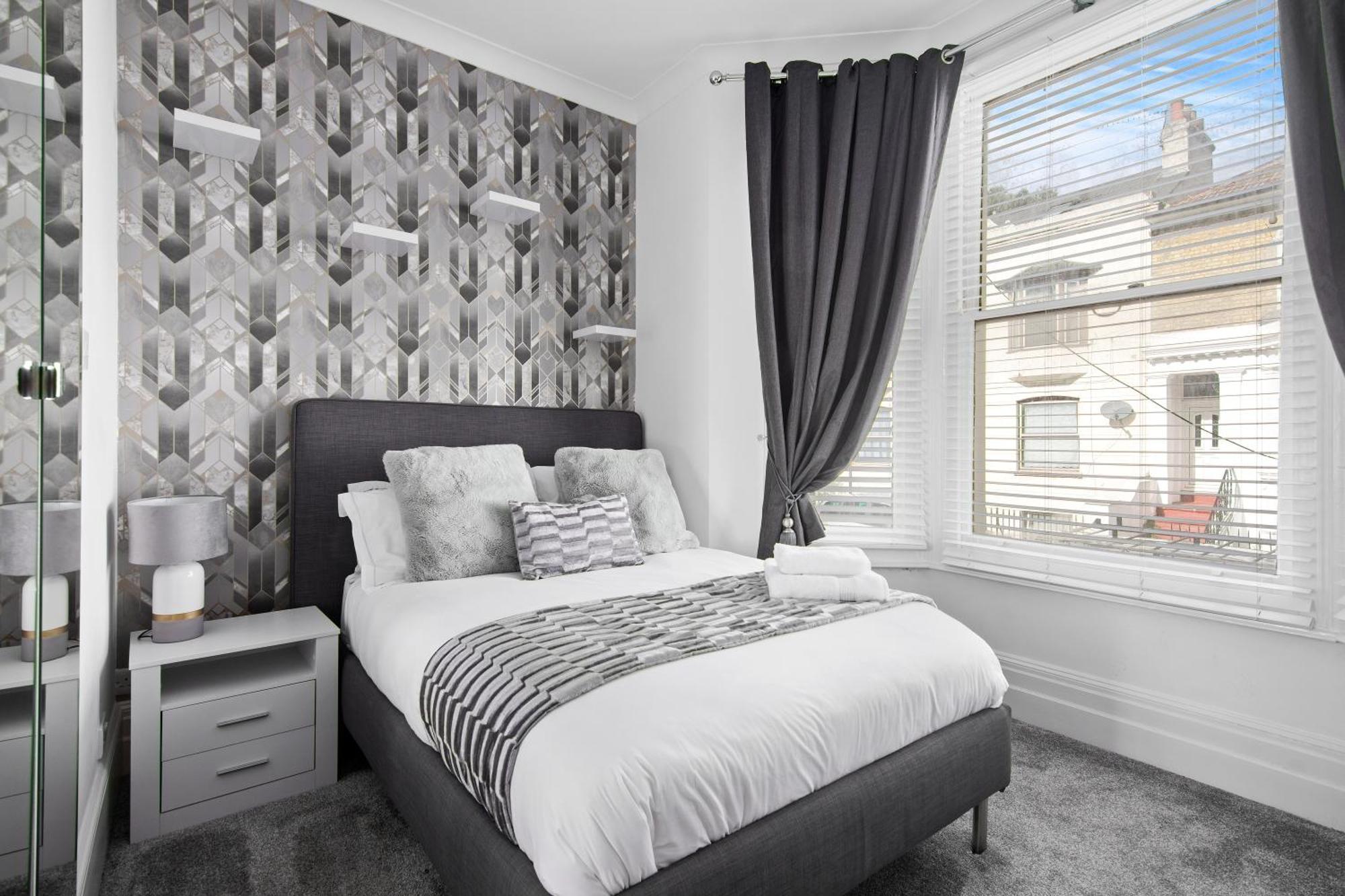 The Roost Group - Stylish Apartments เกรฟเซ็นด์ ห้อง รูปภาพ
